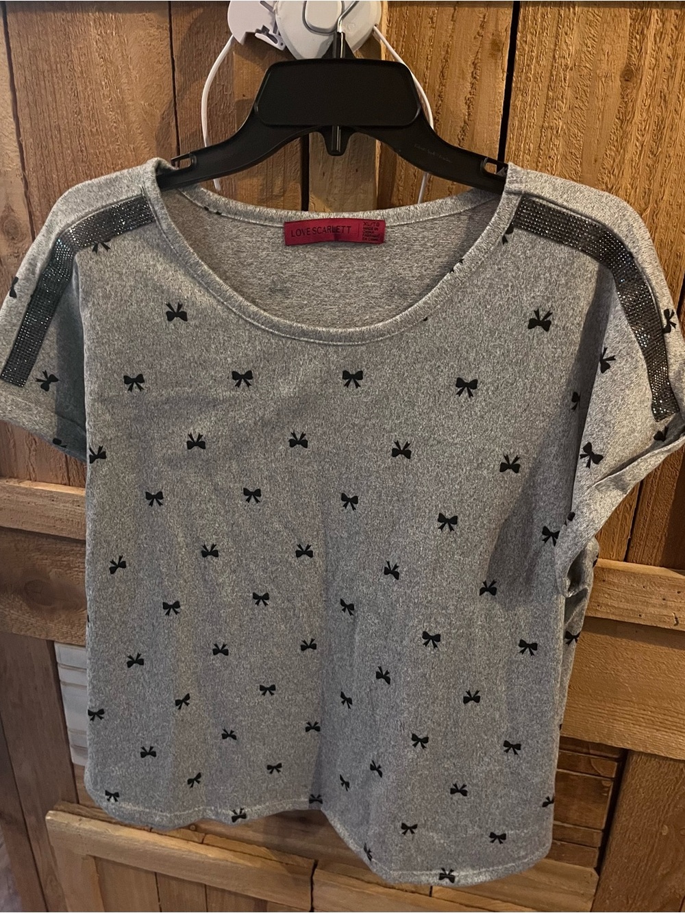 Scarlett Gray Bow Print Short Sleeve Top